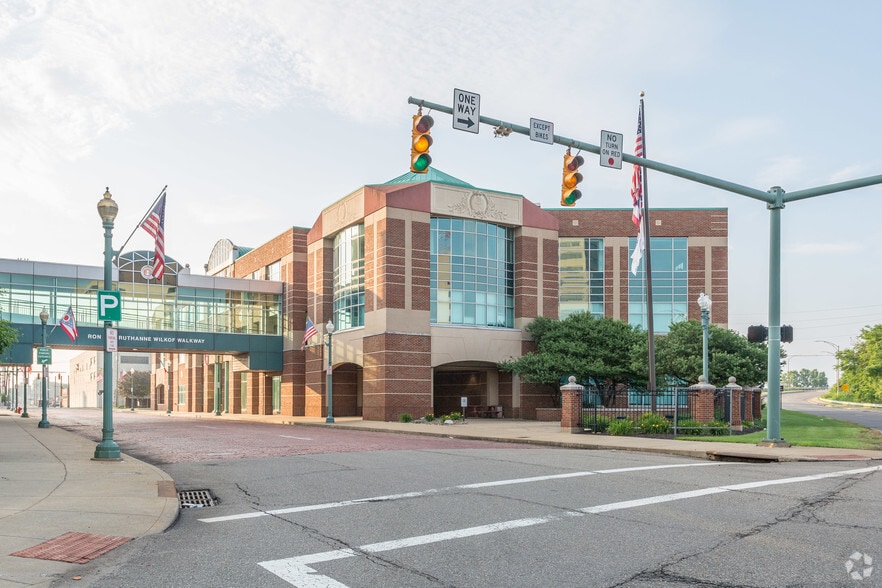 Primary Photo Of 400 3rd St SE, Canton Office For Lease