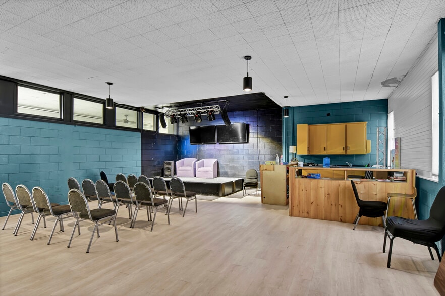 More Photos Of 920 N 6th St, Wilmington Religious Facility For Sale