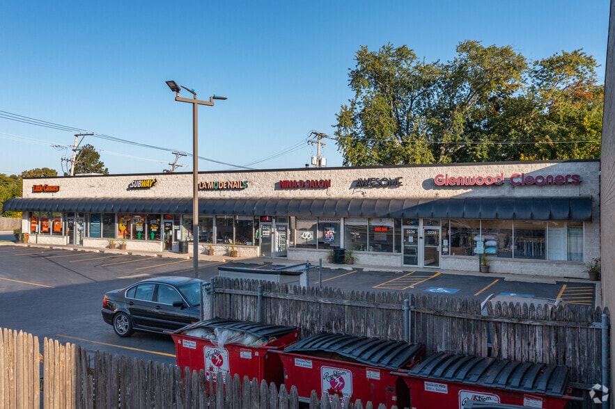 More Photos Of Glenview Rd @ NEC Glenview Rd & Greenwood Rd, Glenview Unknown For Lease