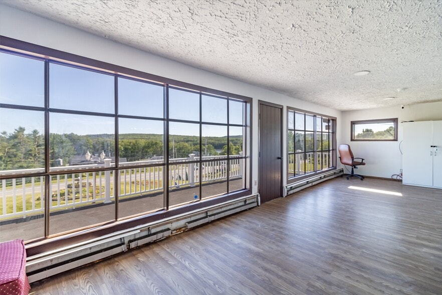 More Photos Of 196 US Route 1, Bucksport Hotel For Sale