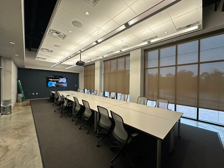 More Photos Of 18011 Grand Bay Ct, Baton Rouge Office For Lease