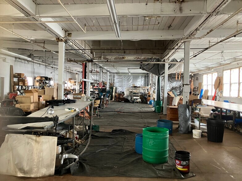 More Photos Of 588 Monroe St, Buffalo Manufacturing For Sale