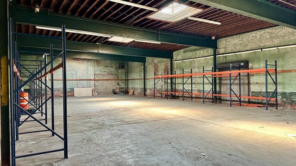 More Photos Of 191-193 Van Brunt St, Brooklyn Warehouse For Lease