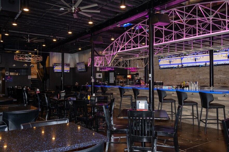 More Photos Of 326 N Chaparral St, Corpus Christi Freestanding For Lease