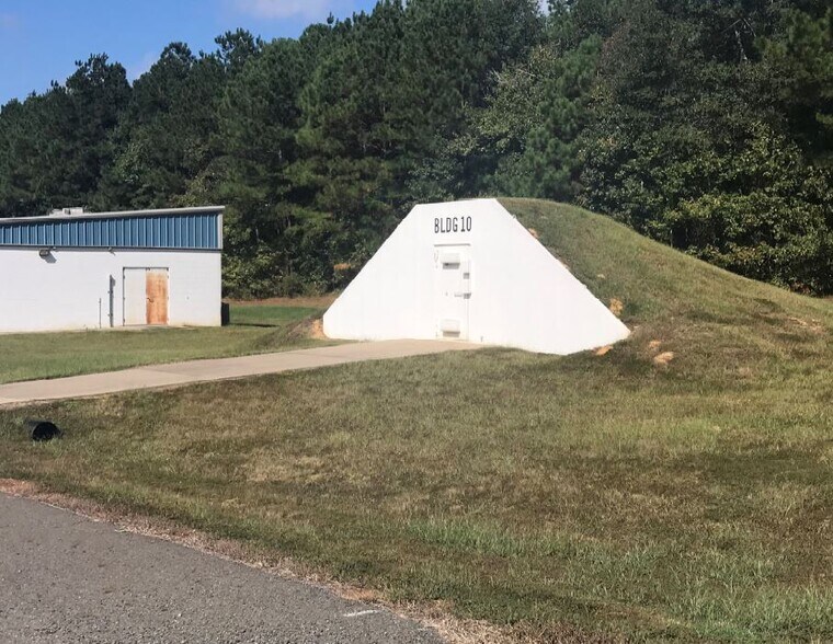 More Photos Of 7300 Regency Rd, Marshall Warehouse For Sale