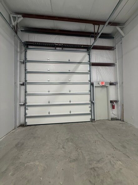 More Photos Of Unit 8, Little River Flex For Lease