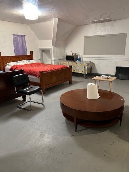 More Photos Of 315 N Sierra Nevada St, Stockton Religious Facility For Lease