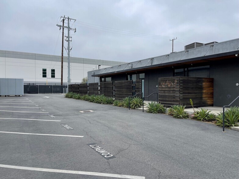 More Photos Of 1418 N Spring St, Los Angeles Loft Creative Space For Lease