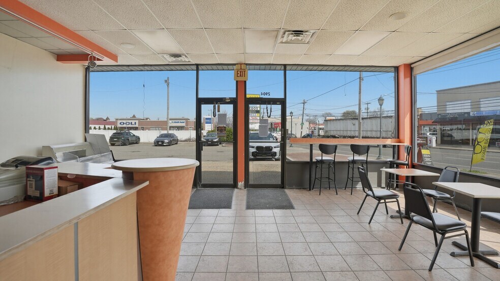 More Photos Of 2882-2904 Long Beach Rd, Oceanside Freestanding For Lease
