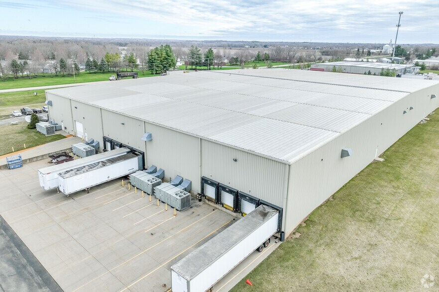 More Photos Of 725-729 Logistics Dr, Belvidere Warehouse For Sale