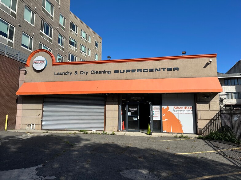 Primary Photo Of 166 Christopher Columbus Dr, Jersey City General Retail For Lease