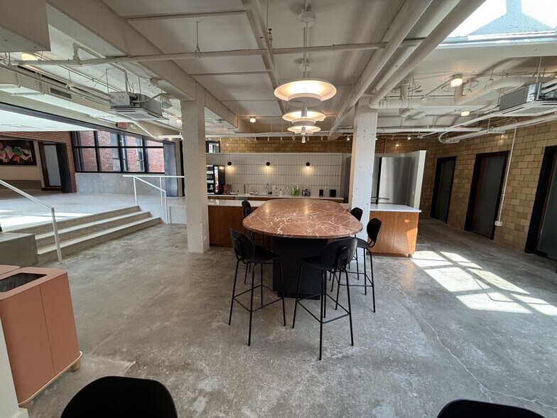 More Photos Of 220 W 18th St, Kansas City Office For Lease