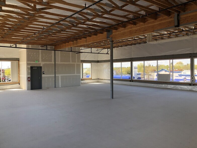 More Photos Of 11350 SW Canyon Rd, Beaverton Storefront Retail Office For Lease
