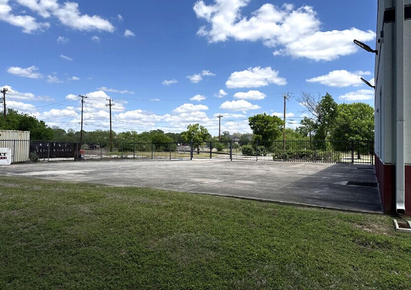 More Photos Of 12831 Oconnor Rd, San Antonio Office For Sale