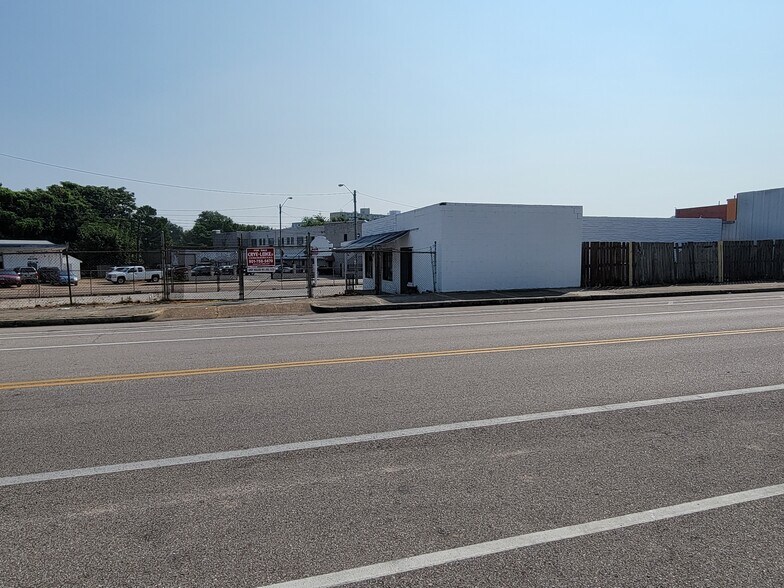 More Photos Of 619 Madison Ave, Memphis Freestanding For Sale