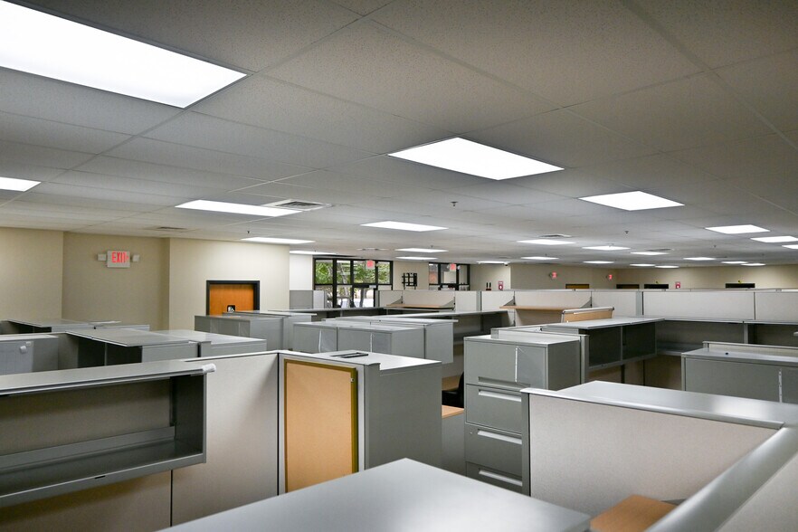 More Photos Of 1505 The Boardwalk, Huntsville Office For Sale