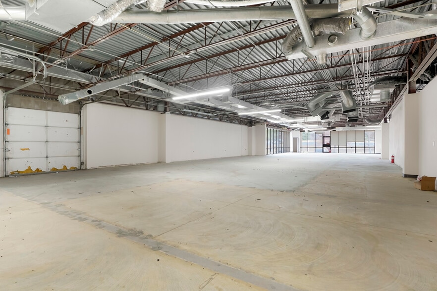 More Photos Of 8925 E Nichols Ave, Englewood Unknown For Lease
