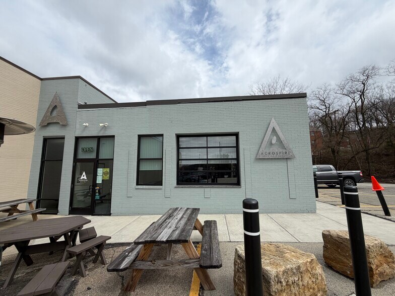 More Photos Of 1700-1730 Mt Royal Blvd, Glenshaw Unknown For Lease