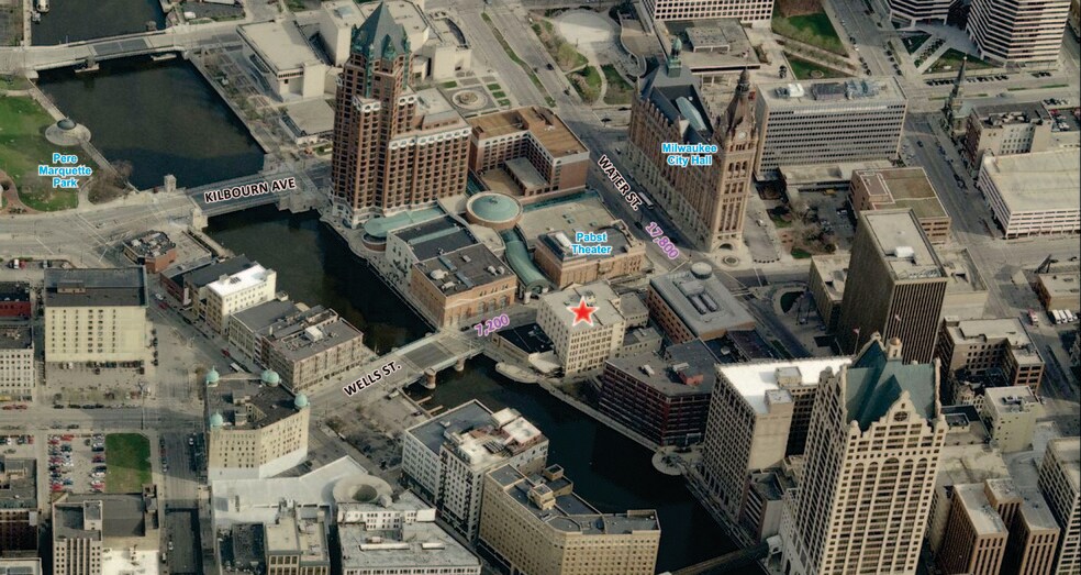 More Photos Of 117-137 E Wells St, Milwaukee Apartments For Lease