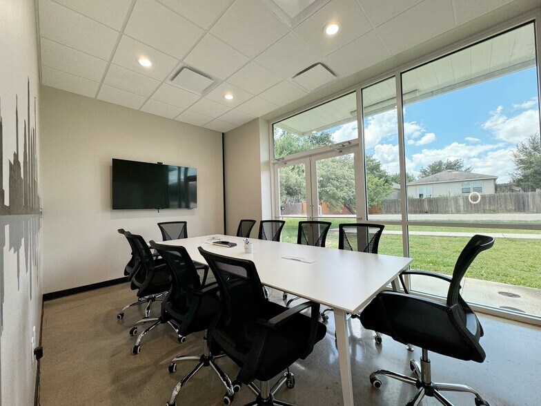More Photos Of 11215 Conroy Ln, Manchaca Warehouse For Sale