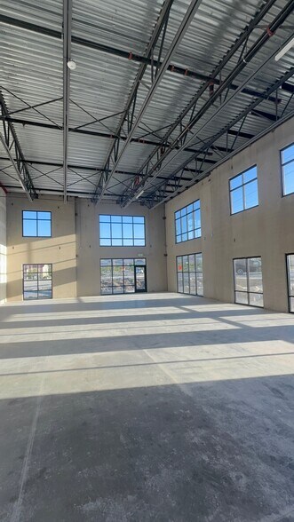 More Photos Of 13927 S 2700 W ln, Bluffdale Flex For Sale