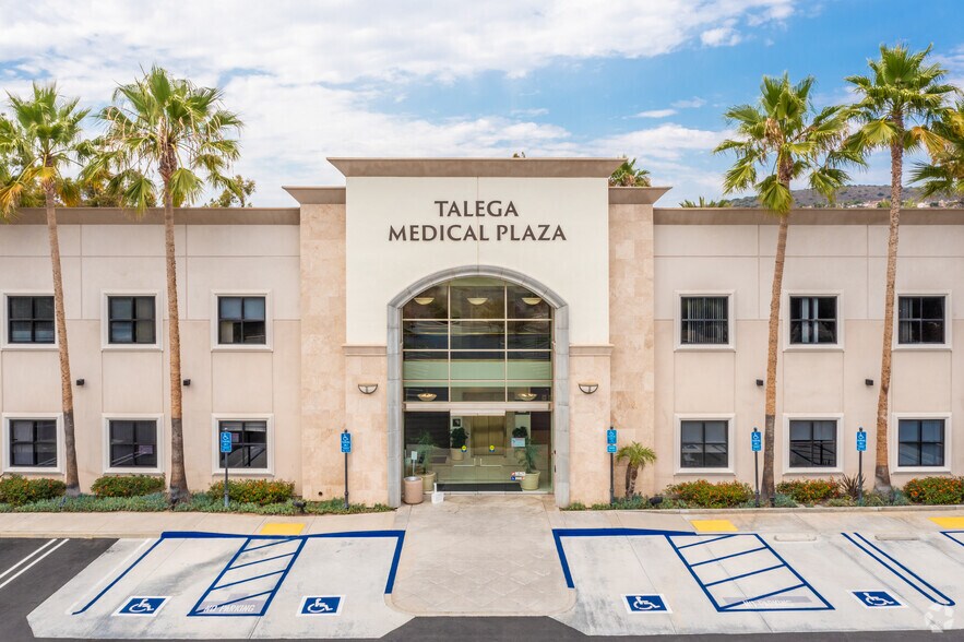 More Photos Of 1300 Avenida Vista Hermosa, San Clemente Medical For Lease