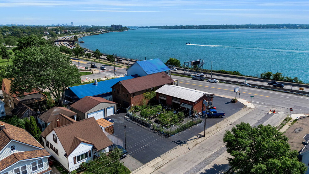 More Photos Of 2809 River Rd, Buffalo Flex For Sale