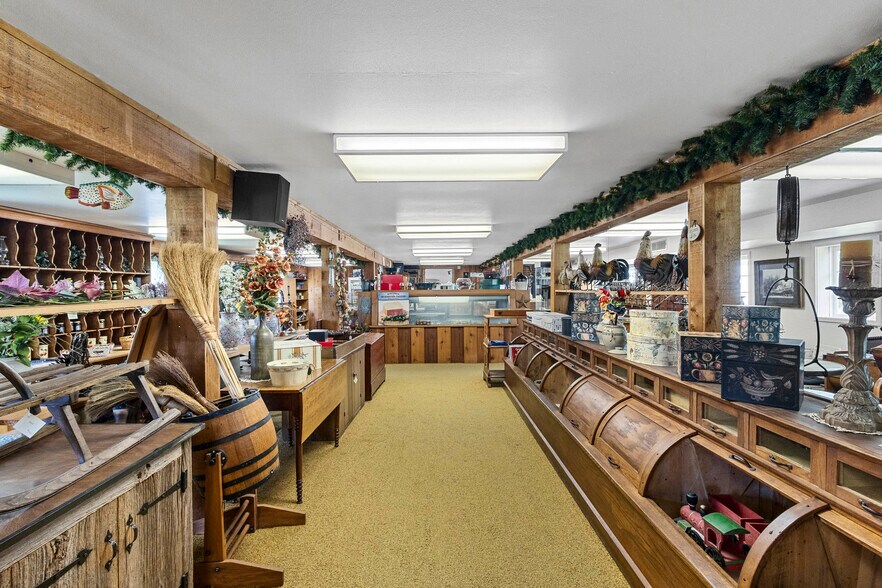 More Photos Of 540 North St, Green Lake Storefront Retail Residential For Sale