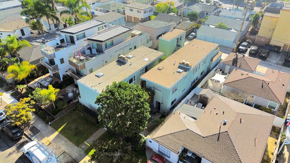 More Photos Of 827 Opal St, San Diego Multifamily For Sale