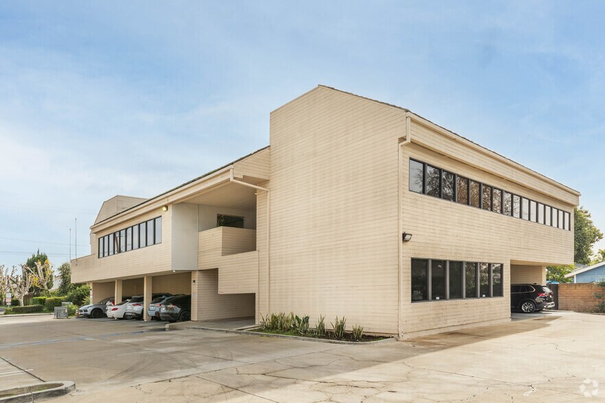 Primary Photo Of 140 S Flower St, Orange Medical For Lease