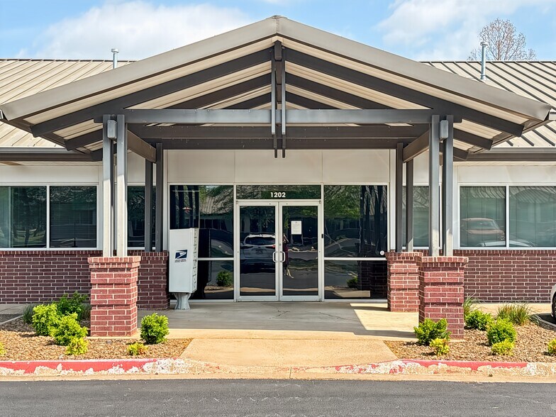 More Photos Of 1202 NE McClain Rd, Bentonville Coworking Space