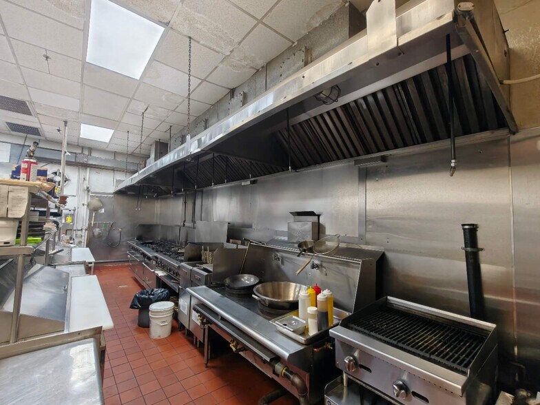More Photos Of 2074 Jericho Tpke, East Northport Restaurant For Sale