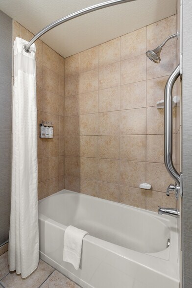 More Photos Of 2700 Lenwood Rd, Barstow Hotel For Sale