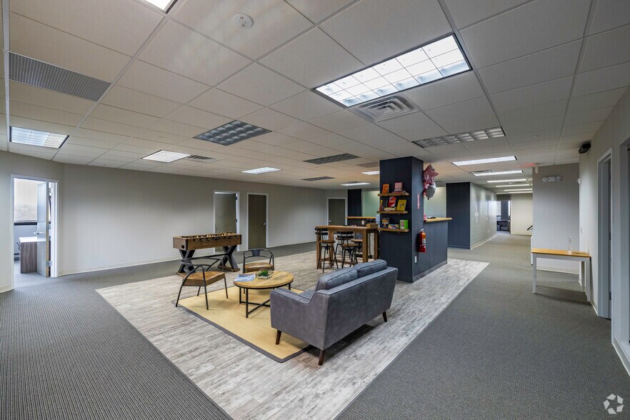 More Photos Of 475 Market St, Elmwood Park Office For Lease