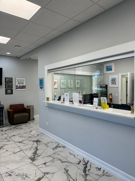 More Photos Of 1575 Pine Ridge Rd, Naples General Retail For Sale