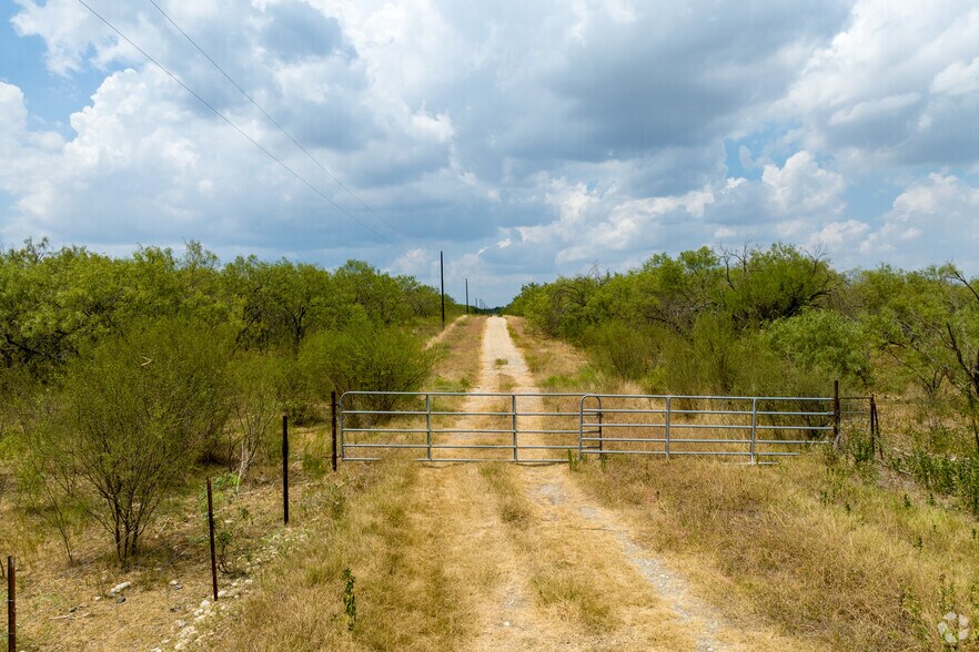 More Photos Of 660 Dickerson rd, Lockhart Land For Sale