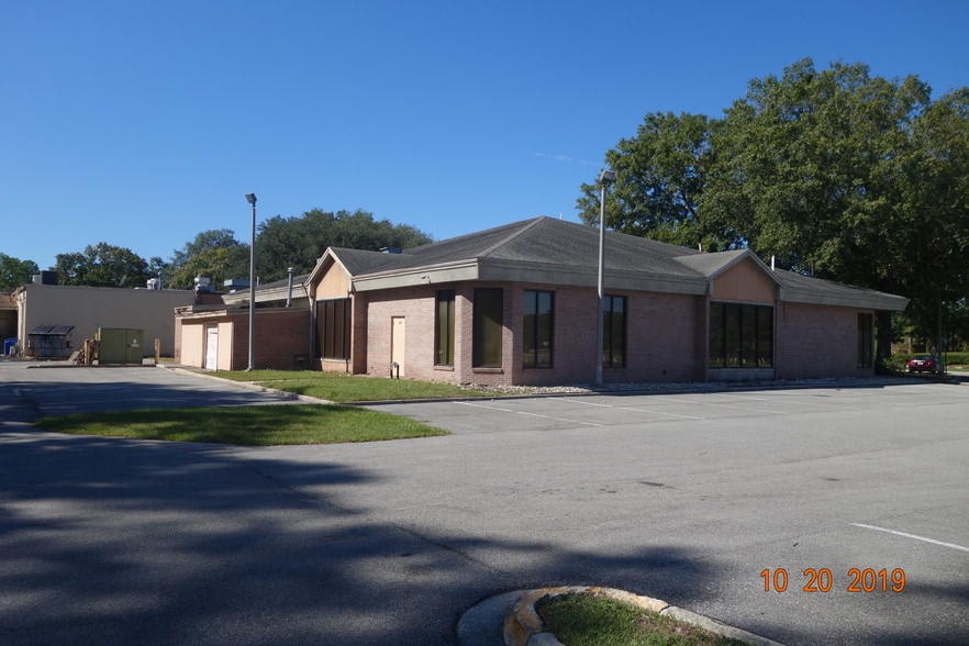 More Photos Of 502 Wells Rd, Orange Park General Retail For Sale