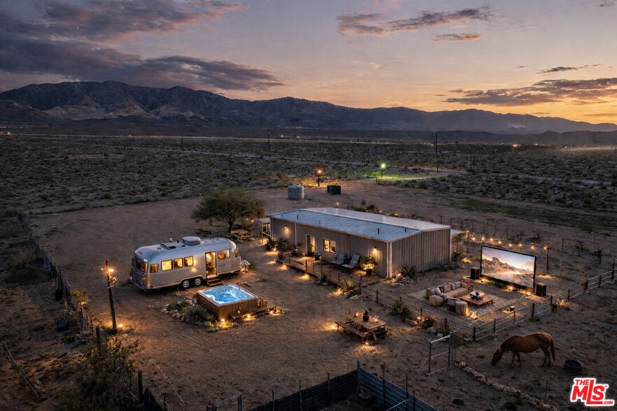 Primary Photo Of 9025 Camp Rock Rd, Lucerne Valley Veterinarian Kennel For Sale