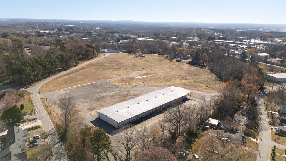 More Photos Of 750 18th St NE, Hickory Truck Terminal For Sale