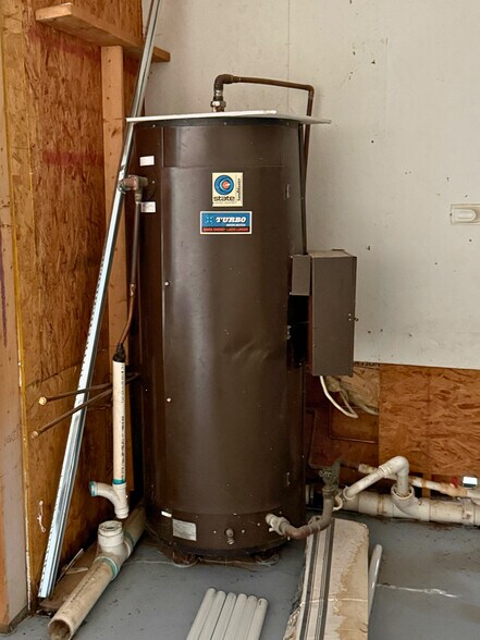 More Photos Of 3851 Harrington st, Oak Park Light Distribution For Sale