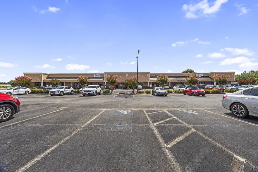 More Photos Of 225 Smithville Church Rd, Warner Robins Storefront For Sale