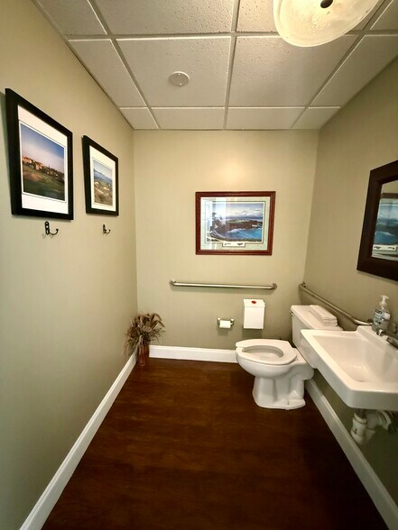 More Photos Of 3900 Clark Rd, Sarasota Medical For Sale