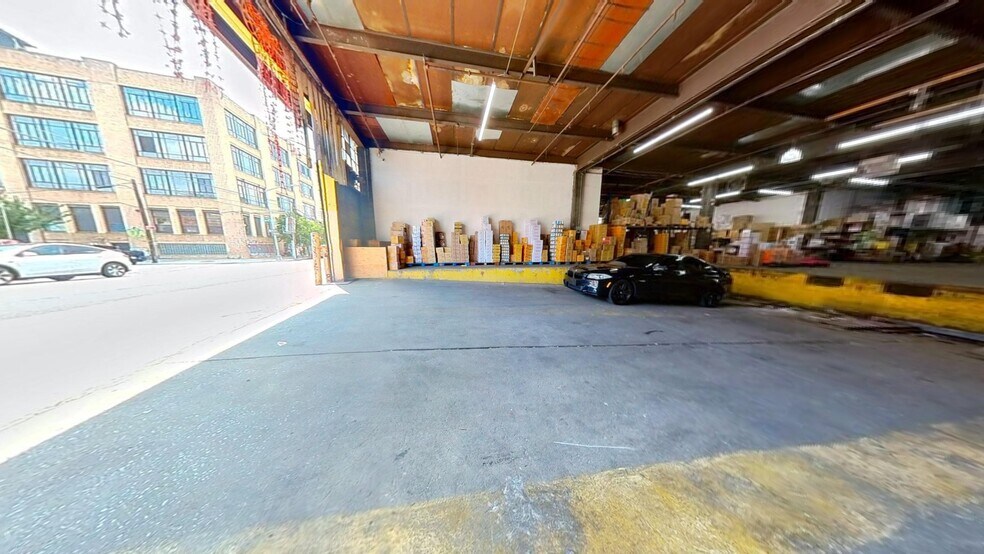 More Photos Of 275 Boerum St, Brooklyn Warehouse For Sale