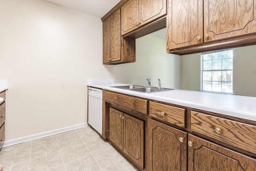 More Photos Of 1533 Woodard St, Valdosta Apartments For Sale