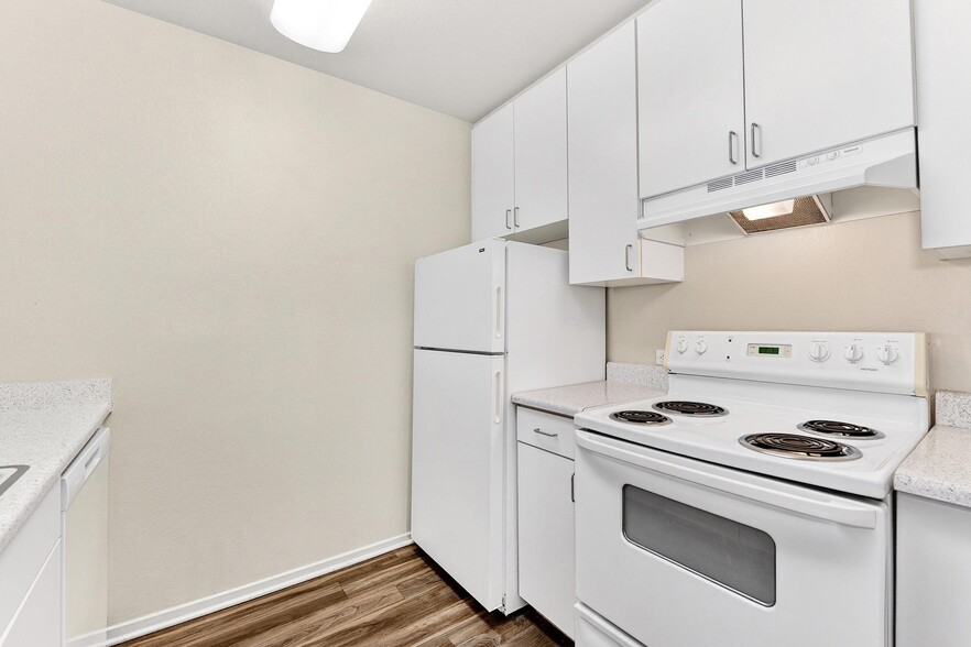 More Photos Of 900 F St, San Diego Apartments For Lease