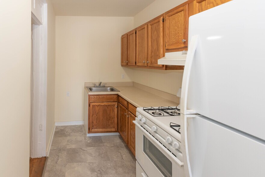 More Photos Of 2100-2102 Maryland Ave, Baltimore Apartments For Sale