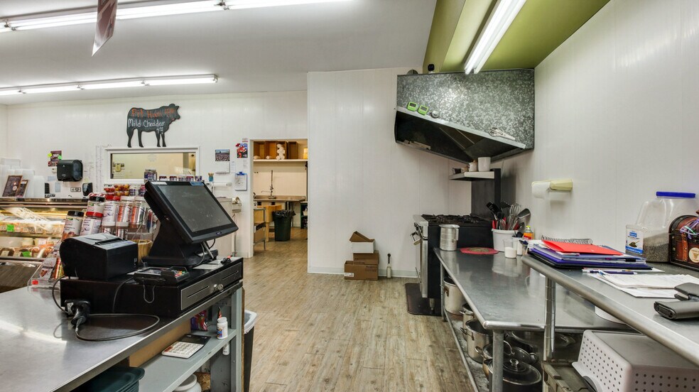 More Photos Of 909 W Main St, Cameron General Retail For Sale