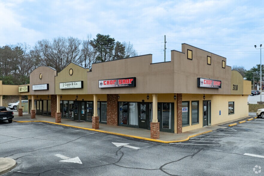 More Photos Of 3110 Wade Hampton Blvd, Taylors Storefront For Sale