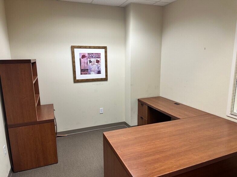 More Photos Of 201 Stonewall St, Cartersville Office For Sale