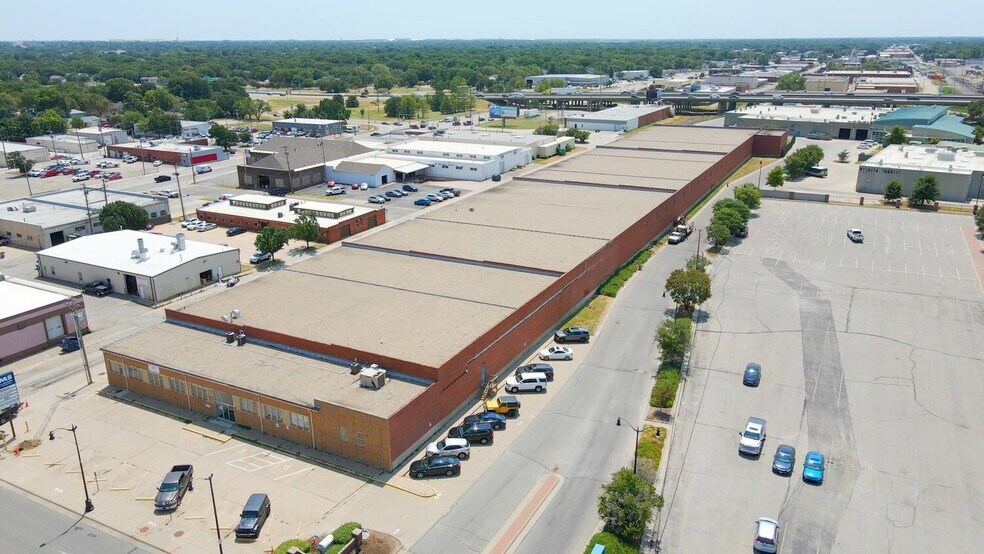 More Photos Of 811 E Waterman St, Wichita Warehouse For Lease